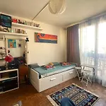 Sunny Cozy Studio, Place Edith Piaf